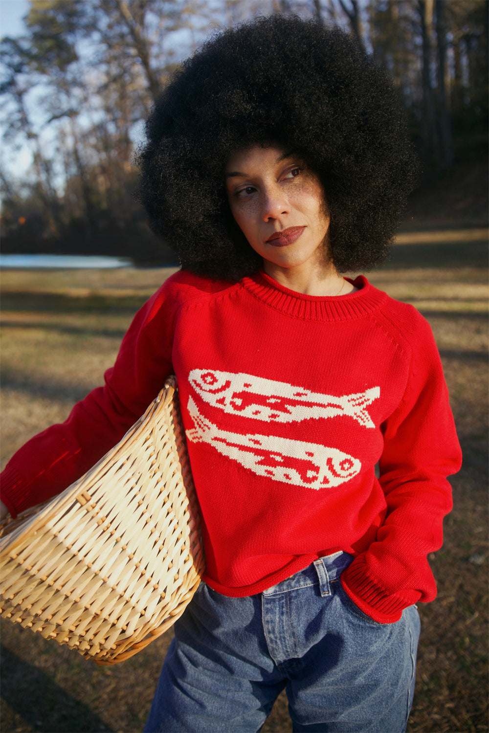 Loose long sleeved round neck pullover sweater